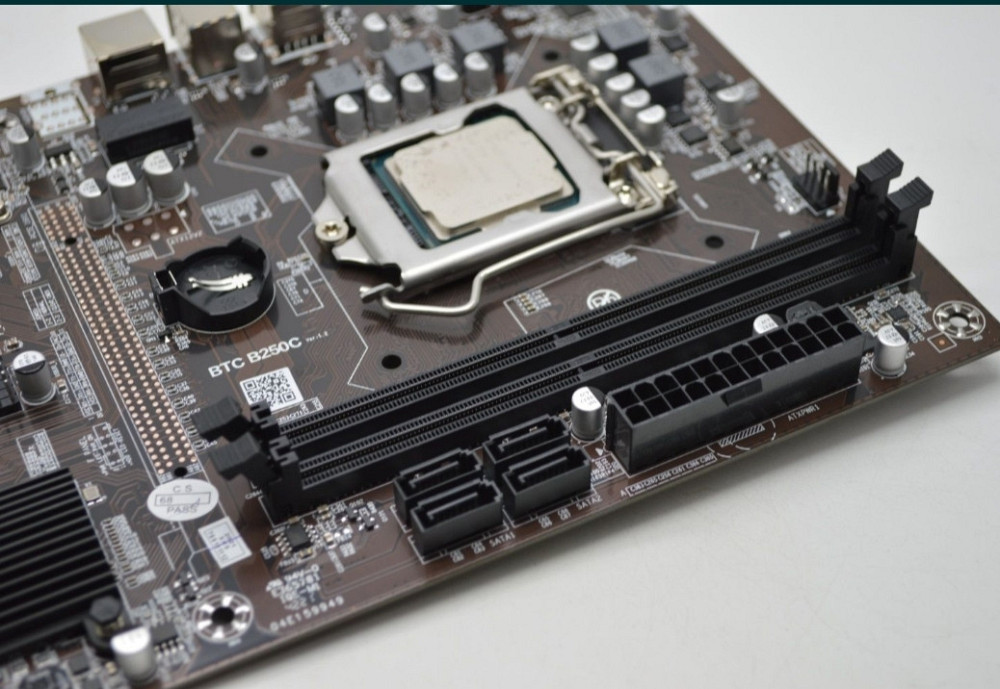 Материнская Плата для майнінгу B250C на 12 відеокарт + процесор Intel Celeron G3930 Киев - изображение 4