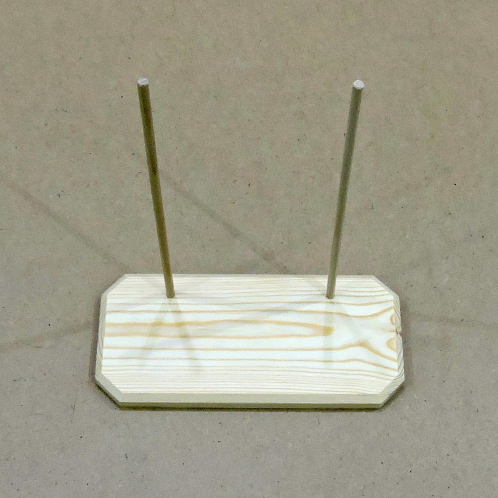 Подставка для кукол 