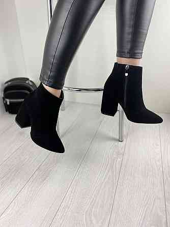 Модні черевики жіночі демісезонні весна-осінь чорні з натуральної замші на підборах р. 36, 37 2 Коломыя