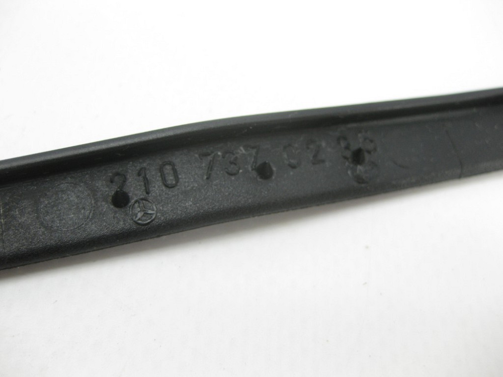 Mercedes-Benz  A2107370235 Пластикова планка кріплення ущільнювача на задніх правих дверях E-Class W210 Одесса - изображение 9