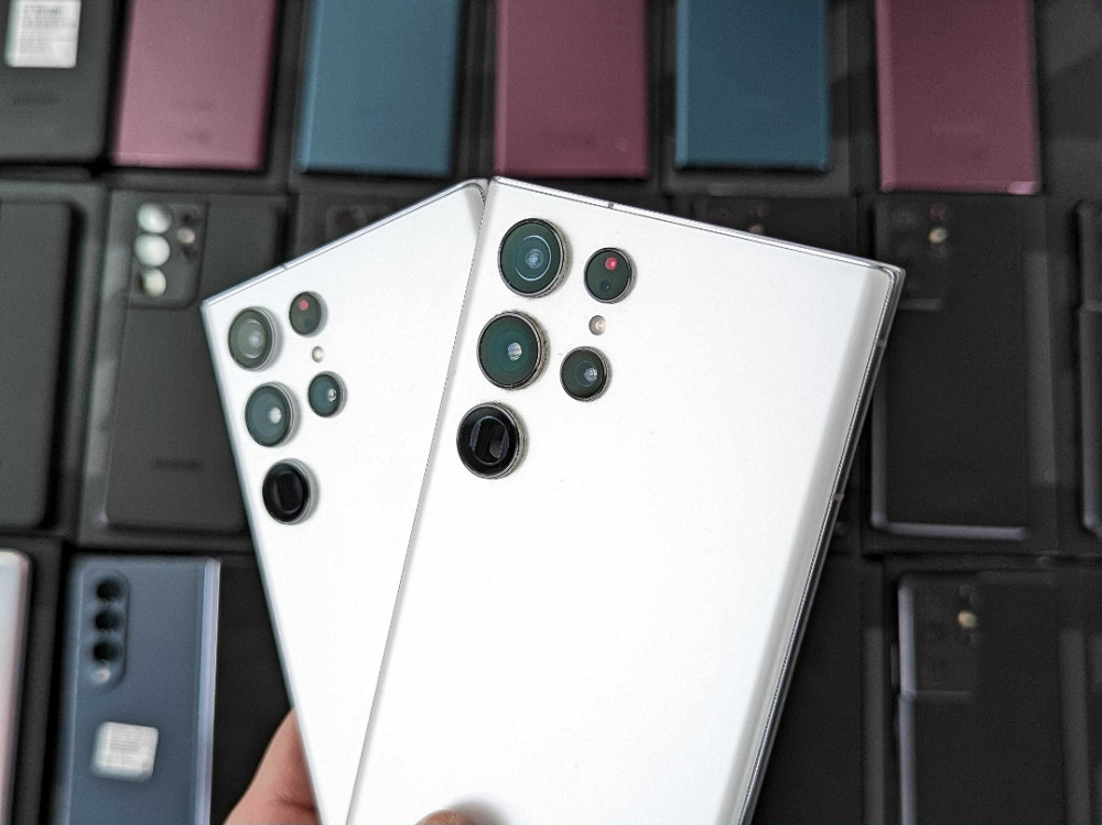 Смартфон Samsung Galaxy S22 Ultra 12/256Gb Phantom White /Black/Green Київ - фото 1