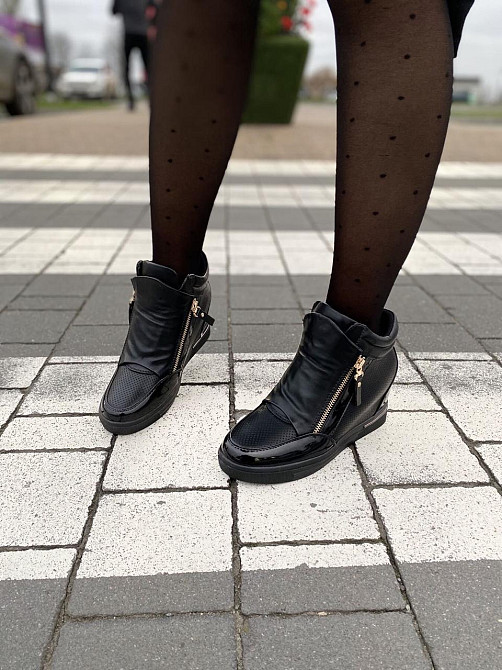 Жіночі снікерси Bosida чорні екошкіра платформа 36-39 ( -1) Коломыя - изображение 3