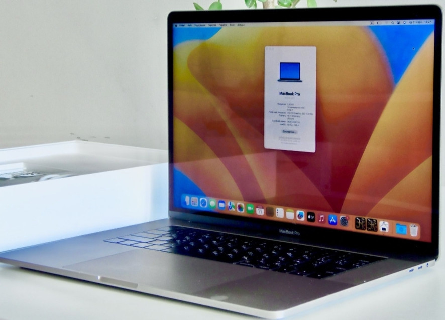 Ноутбук MacBook Pro 15 " Radeon Pro 555 (2018) Retina P3 ,16/256Gb. M2 . Київ - фото 7