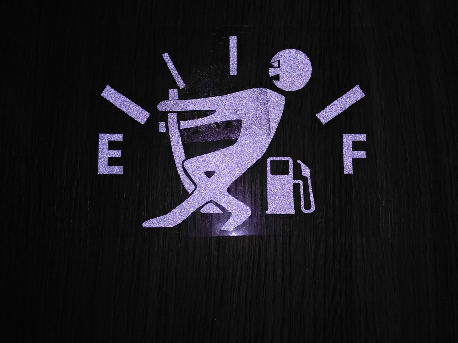 Наклейка на люк бака авто Чорна, Біла Київ - фото 5