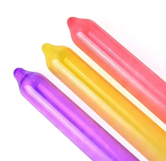 Презервативи Holographic Recare Color Fruit Flavour Condoms 12 шт, аромати: м'ята, банан, полуниця Львів