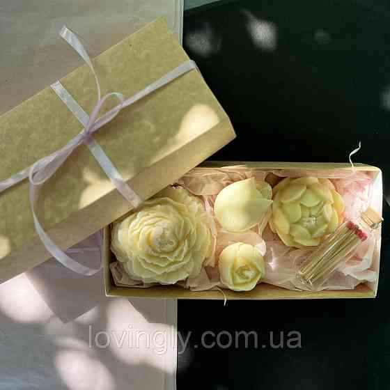 Набор натуральных свечей ручной работы в форме цветов. Ирпень
