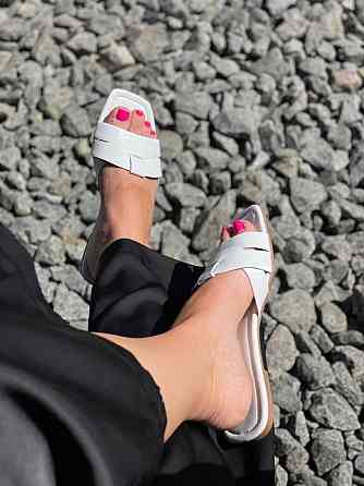 Lonza Шльопанці жіночі літні білі на плоскій підошві з еко-шкіри LONZA G1-11A р. 36-40 / Шльопа Коломыя