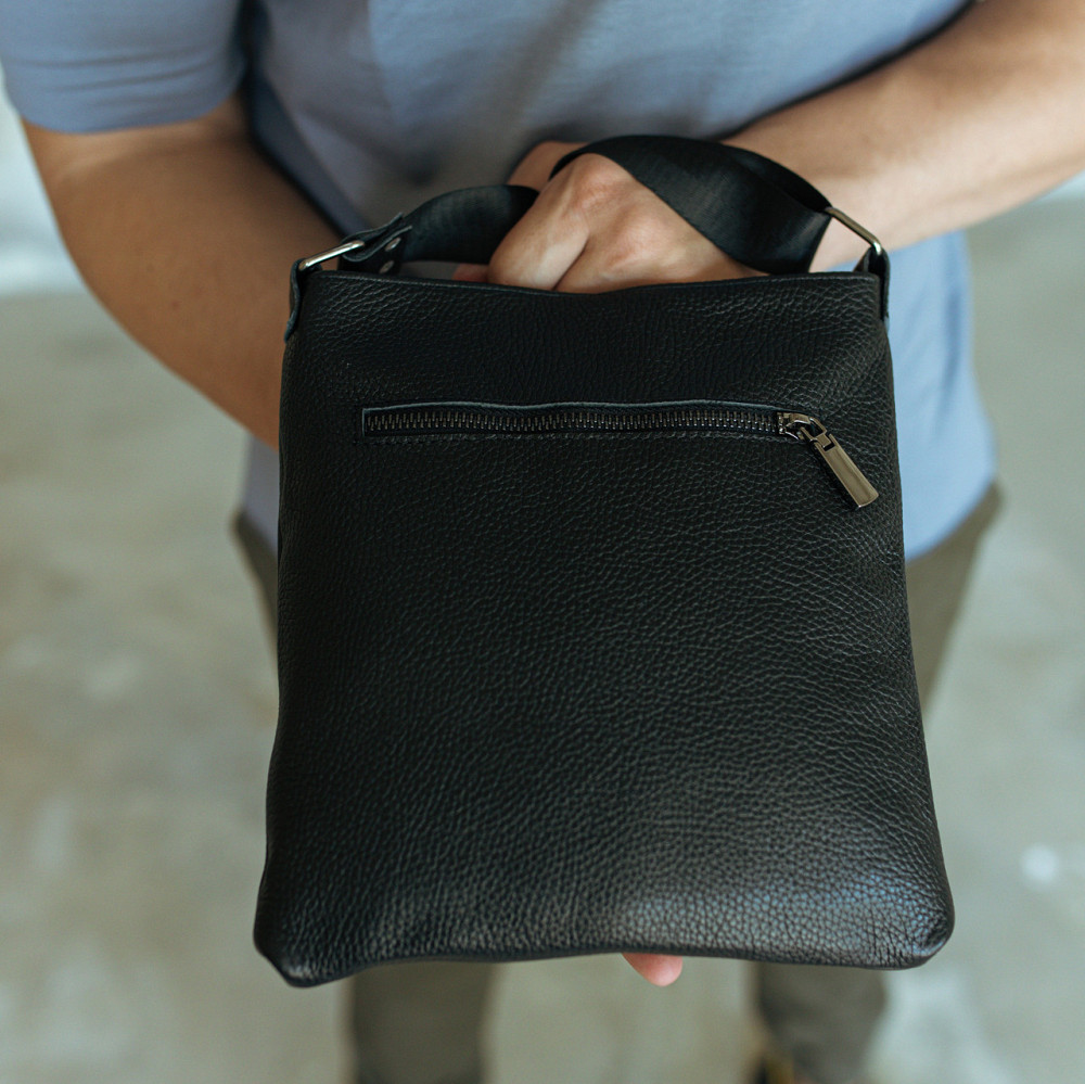 Чоловіча сумка через плече шкіряна Crazy Horse каркасна містка з ременем, чорнаMasterSem Київ - фото 4