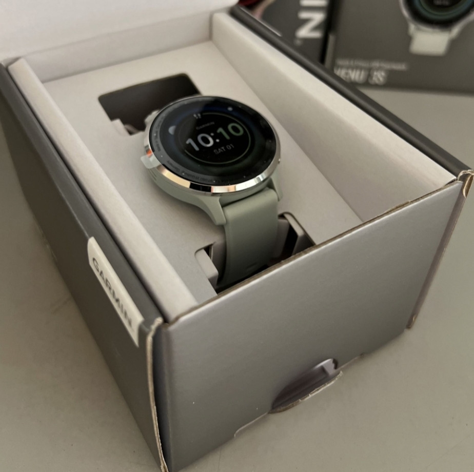 СМАРТ-годинник: Garmin Venu 3S Silver S. Steel Bezel w. Sage Gray Case. Київ - фото 2