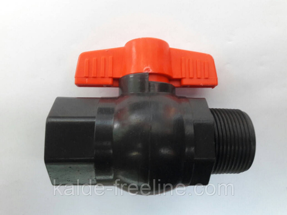 Кран пластиковый с резьбой 1