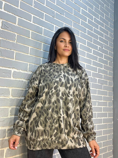 Свитшот женский W 3022 оверсайз удлиненный леопардовый принт one size оливковый, оливковый, one size Киев - изображение 12