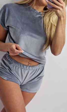 Пижама женская футболка + шорты из плюшевого велюра Серый S Харьков