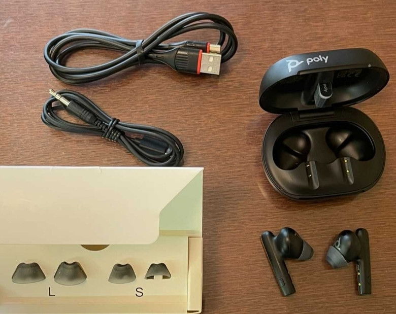 Наушники Беспроводная гарнитура: Plantronic Poly Voyager Free 60+ UC Black. Харьков - изображение 2