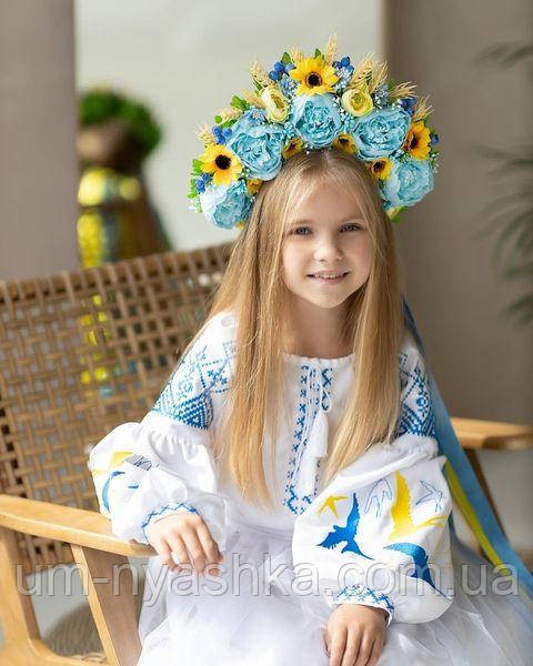 Детское вышитое платье с ласточками 