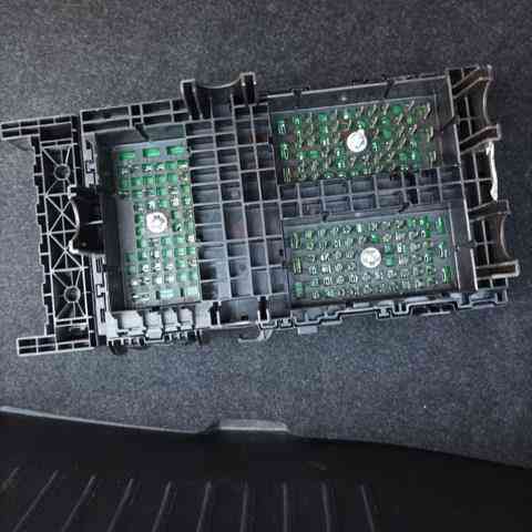 68264525AC блок запобіжників Коломыя