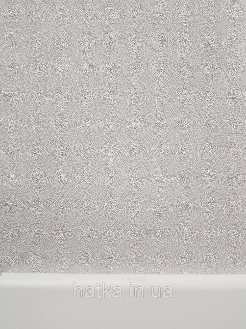 Обои виниловые на флизелине Grandeco Universe 5 однотонные тонкие полоски паутинка светло серые серебристые Киев - изображение 1