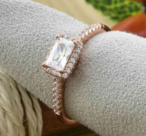 Кольцо Xuping 14653, 20 размер (ширина 6мм), белые фианиты, позолота РО Киев