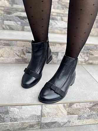 Maxi Черевики жіночі Maxi чорні натуральна шкіра 36-38 (1076) Коломыя