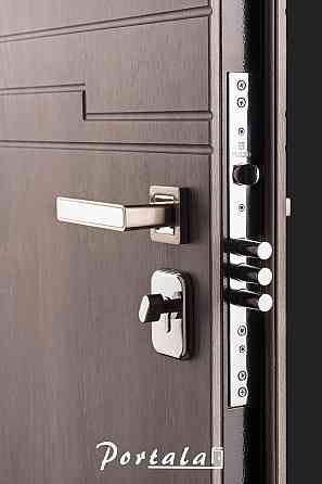 Двері квартирні, серія Концепт, модель Естепона 3, гнутий профіль, коробка 90 мм., полотно 70мм. 850 Київ