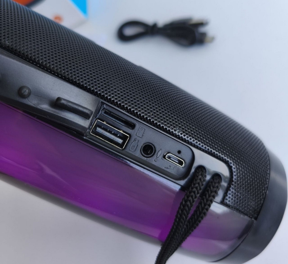 Мощная блютуз колонка с ремешком и подсветкой, черная TG157 Киев - изображение 2