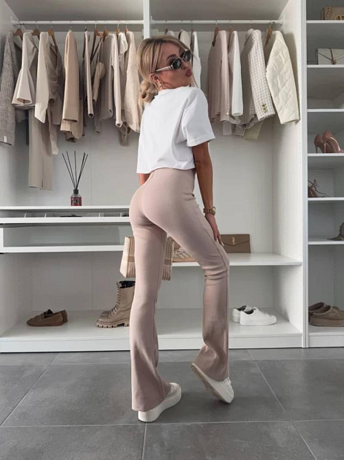 Женские базовые брюки-клеш рубчик мустанг Беж, 46/48 Одесса - изображение 3