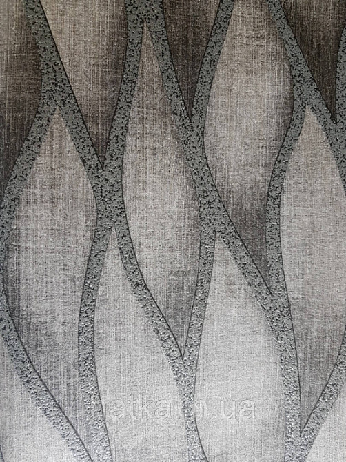 Шпалери вінілові на флізелін Grandeco Gravity геометрія смуги хвилі чорні з сріблом на сіро чорному Київ - фото 1