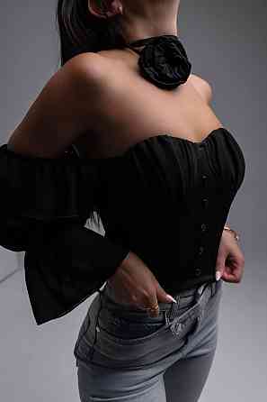 Женский романтичный топ с чашками декорирован пуговицами креп-дайвинг + креп-шифон Черный, 42/44 Одесса