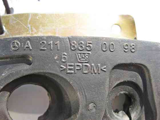 Mercedes-Benz  A2118350098 Тримач трубок кондиціонера на моторному щиті зліва E-Class W211 CLS C219 Одеса