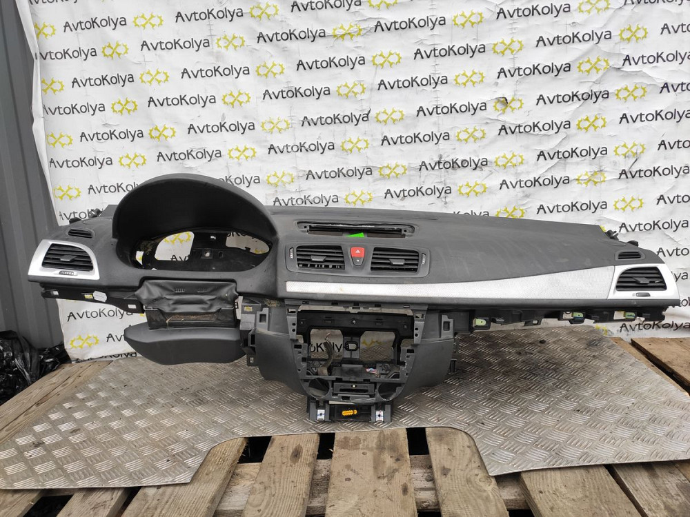 Панель салону передня (торпедо) Renault Megane III 2008-2015 (681000022R) Ковель - изображение 6