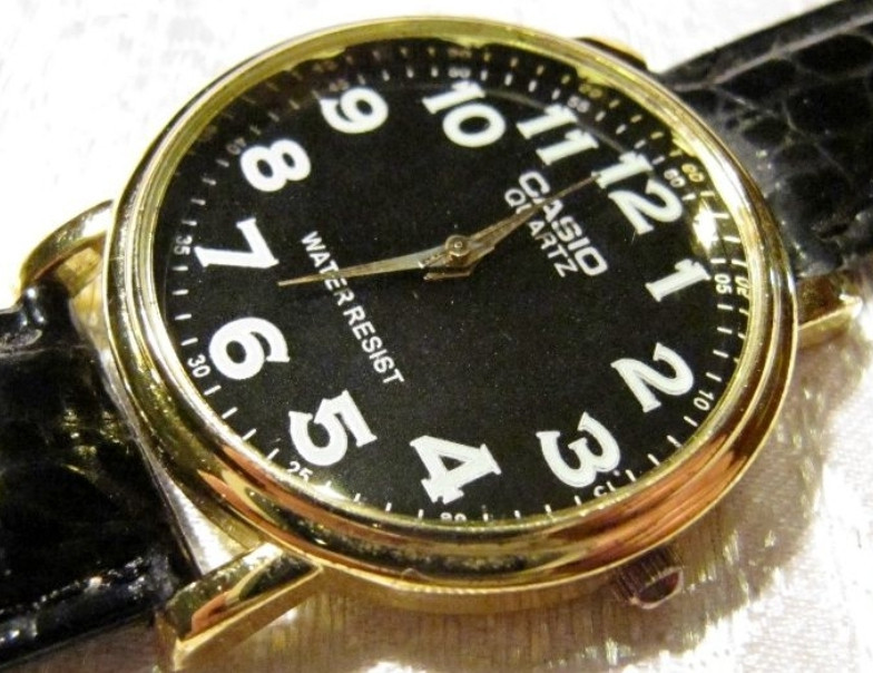 Часы кварцевые 