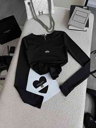 Жіночий стильний базовий лонгслів з надписом та вирізом під пальчик мікродайвінг Одеса