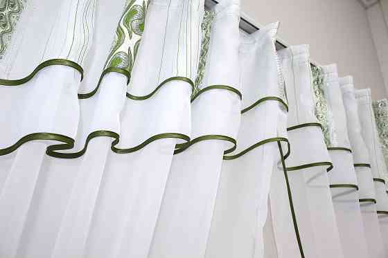 Кухонные шторы (280х170см) с ламбрекеном, на карниз 1-1,5м цвет белый с зеленым 00к 59-521 Киев