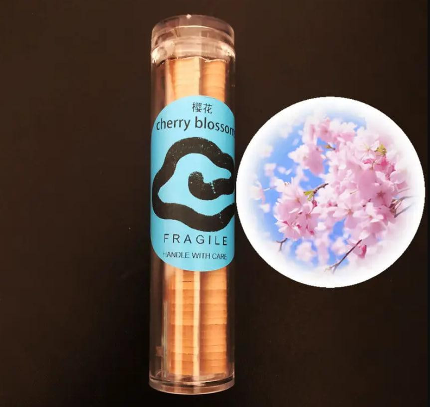 Набор из 38 ароматических таблеток цветов сакуры в облаках – цветы сакуры в тубусе, ароматерапия для Киев - изображение 1