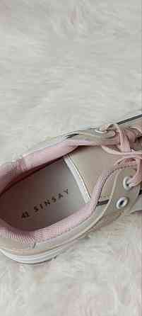 Стильні жіночі кросівки Sinsay на платформі — бежево-білі з рожевими акцентами 41 розмір Київ