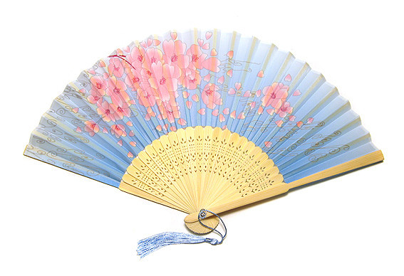 Веер от жары ручной Сакура на голубом фоне Киев - изображение 1