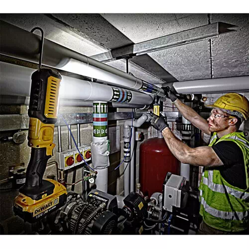 Профессиональный фонарь светодиодный аккумуляторный DeWALT DCL050: без АКБ, световой поток 500лм (DCL050) Киев