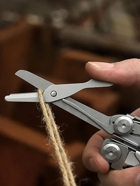 Мультитул 28 в 1 сталевий Traveler кишень компактний із набором біт ножиці кусачки пилу Одеса - фото 4