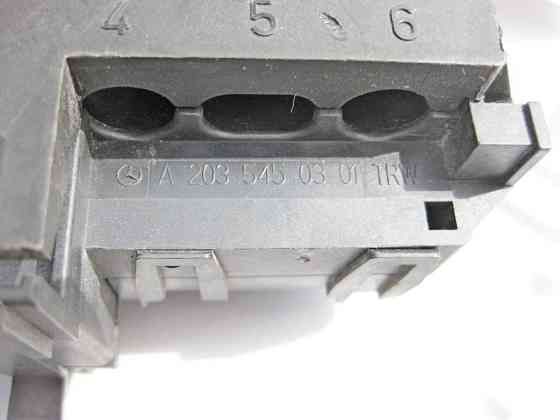 Mercedes-Benz  A2035450301 Блок запобіжників SLK R171 CLK C209 C-Class W203 G-Class W463 Одесса