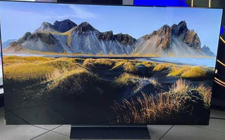 Телевизор Безрамный: 55