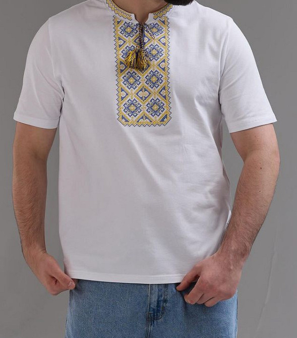 Мужская футболка вышиванка белого цвета с желто-голубым орнаментом 5XL Киев - изображение 1