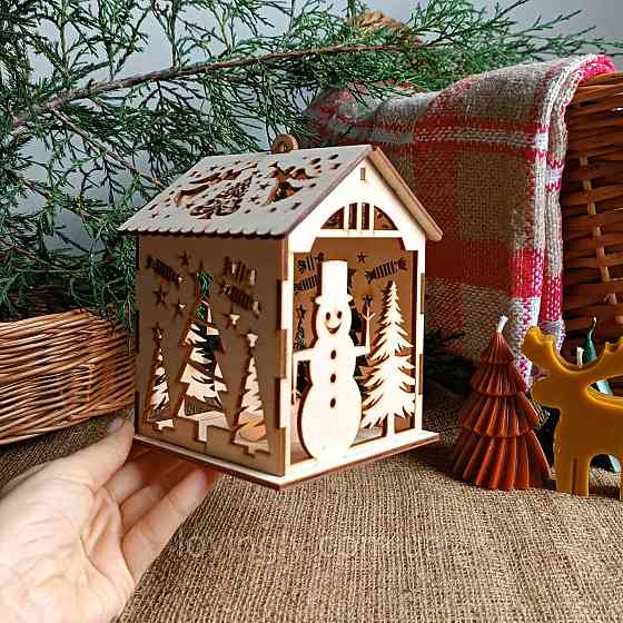 Дерев’яний ліхтарик із LED-підсвіткою - Новорічний декор та подарунок 14см Ірпінь