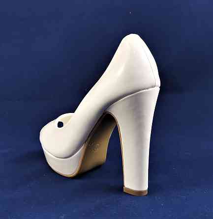Жіночі Білі Туфлі на Кабуці Лакові моделі (розміри: 37) - 02-2 Дніпро