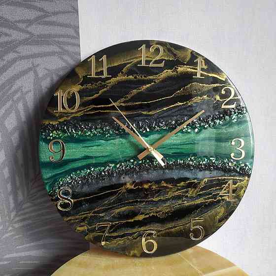 Настіний годинник з епоксидної смоли ручної роботи Дніпро