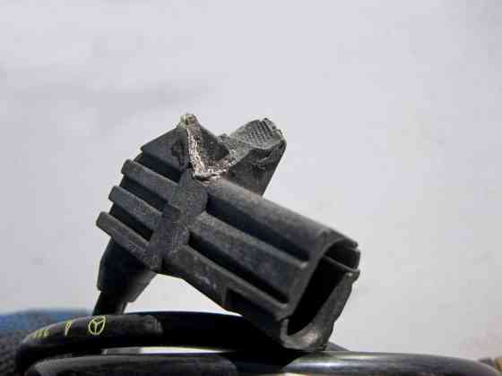 Mercedes-Benz  A2115409508 Електропровід на передній правий датчик зносу гальмівних колодок, обламана вуха кріплення до супорту E-Class W211 CLS C219 Одесса