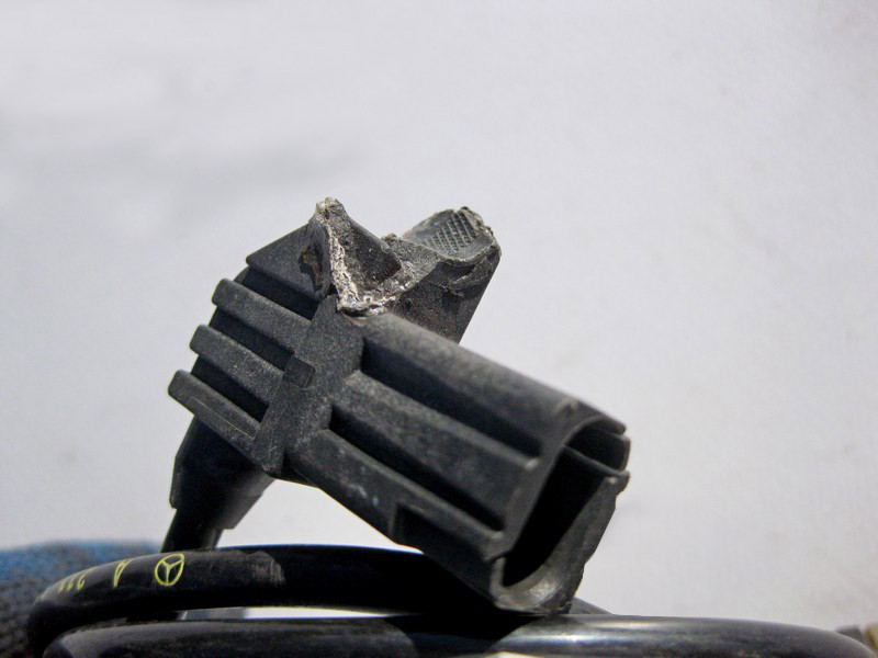 Mercedes-Benz  A2115409508 Електропровід на передній правий датчик зносу гальмівних колодок, обламана вуха кріплення до супорту E-Class W211 CLS C219 Одесса - изображение 4