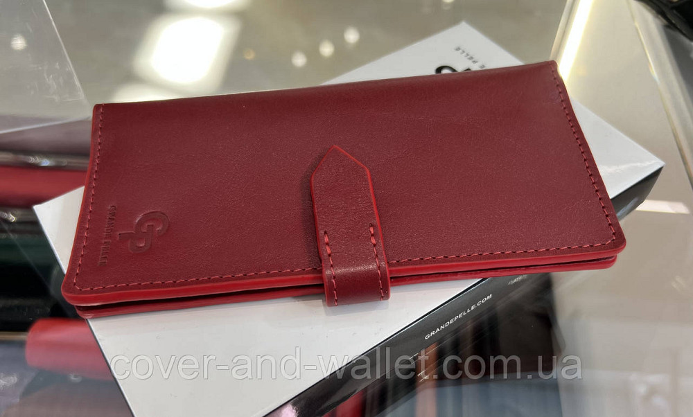 Стильний жіночий купюрник ручної роботи із гладкої шкіри червоного кольору Grande Pelle Київ - фото 9
