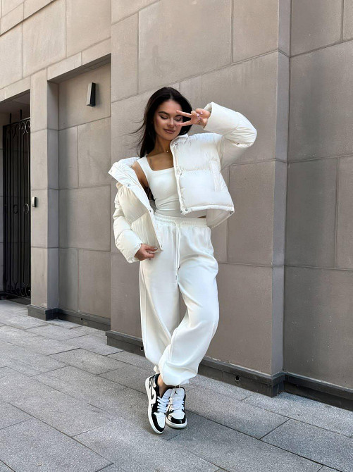 Женская короткая куртка дутик с карманами и капюшоном плащевка перламутр на синтепоне Белый, 44/46 Одесса - изображение 3