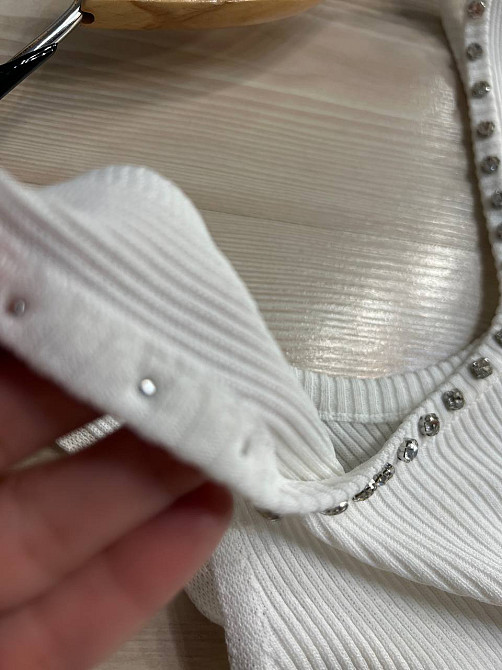 Майка жіноча A-N 3805 в рубчик з камінням на вирізі, білий, one size Київ - фото 6