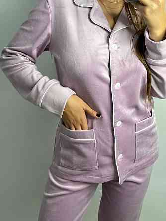 Костюм из плюшевого велюра на пуговицах с двумя карманами L Пудровый Харьков
