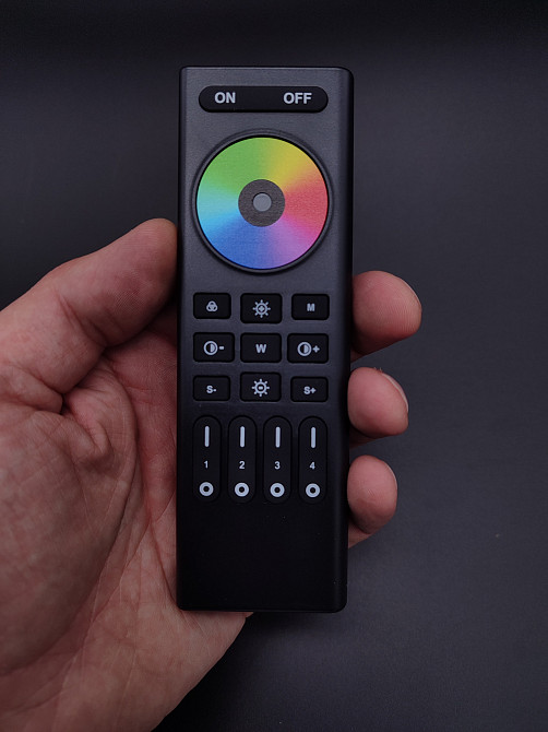 Smart Systems group Пульт керування 4-х зонний чорний DIM+RGB+CCT RF 2.4G Mi Light Київ - фото 4